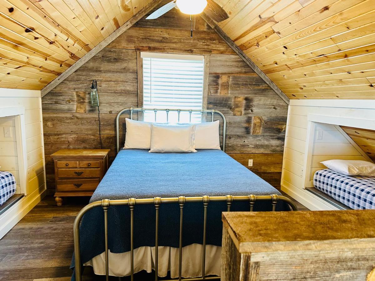 Knotty Squirrel Cabins Mountain View Extérieur photo