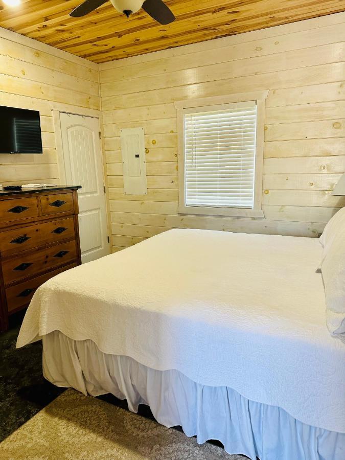 Knotty Squirrel Cabins Mountain View Extérieur photo